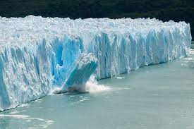 الجبال الجليدية هي أكبر خزان للمياه العذبة على وجه الأرض