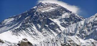 ما هي أعلى قمة جبلية في العالم