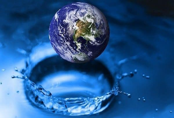 النسبة المئوية للمياه العذبة المتاحة للكائنات الحية ..... فقط٪ من إجمالي حجم المياه العذبة على الأرض