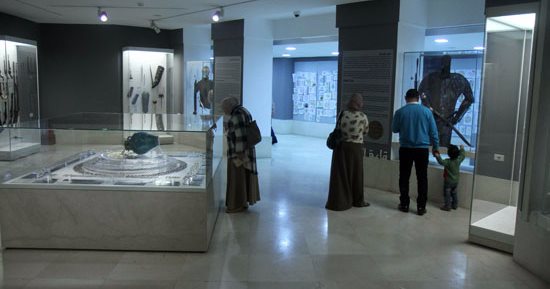 يضم متحف الفن الإسلامي ما يقارب 800 قطعة أثرية صح ام خطا