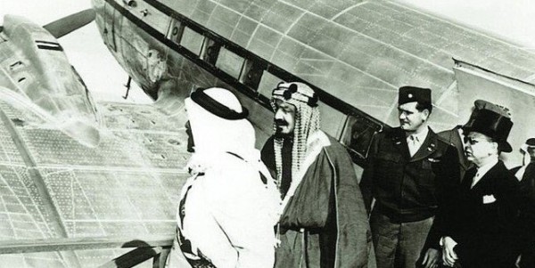 من أين أقلعت أول طائرة للملك عبد العزيز