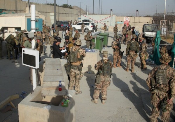 وزارة الدفاع البريطانية تعلن عن تسريب أسماء 250 مترجما أفغانيا
