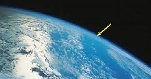 تدخل الأجسام الصغيرة الغلاف الجوي للأرض وتشتعل نتيجة الاحتكاك بالهواء داخل الغلاف الجوي