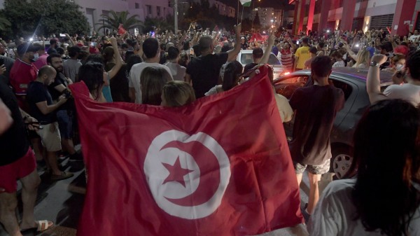 تصريحات الأكاديمي السعودي تركي الحمد بشأن الأحداث في تونس