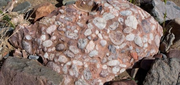 الصخور الرسوبية يمكن تصنيفها إلى