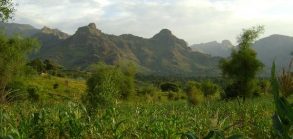 ماذا تسمى الجبال التي تقع في السودان